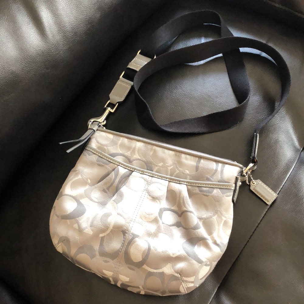 Excellent Preloved Coach crossover bag/purse fantastic spring colours.